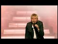 nik p. - gloria ii 2007
lebenslust und leidenschaft

sie tr�gt noch immer am liebsten jeans
und f�hrt noch immer dieses cabrio
und sie ist immer noch verdammt h�bsch anzuschaun
und sie tanzt noch immer gern zu elvis presley, beatles rock'n roll 

gloria, um dich zu kriegen und zu lieben
werd ich vor dir knien und dir meine liebe schenken f�r alle zeit
gloria, es brennt das feuer der begierde tief in meinem herz
gloria, was hab' ich schon riskiert, um dir zu imponier'n
doch steh ich pausenlos im regen neben dir
gloria, gib mir noch einmal nur den funken einer chance.

sie ist lebenslust und leidenschaft
braucht keinen krimsekt oder kaviar.
sie ist klug, sie ist toll und sch�n
sie ist die, die mich vom hocker haut
und sie braucht auch kein make-up f�r ihre haut.

gloria, um dich zu kriegen und zu lieben
werd ich vor dir knien und dir meine liebe schenken f�r alle zeit
gloria, es brennt das feuer der begierde tief in meinem herz
gloria, was hab' ich schon riskiert, um dir zu imponier'n
doch steh ich pausenlos im regen neben dir
gloria, gib mir noch einmal nur den funken einer chance.

gloria

gloria

gloria, 
was hab' ich schon riskiert, um dir zu imponier'n
doch steh ich pausenlos im regen neben dir
gloria, gib mir noch einmal nur den funken einer chance.

gloria