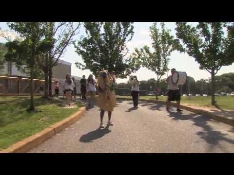 Lip Dub - The OFFICIAL Toms River East Lip Dub 2 - Animal, Call Me Maybe & Ocean Avenue Produced by the Toms River Schools TV (TV21) Students Can you find Waldo? Produ...