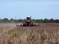 Tractor Zanello sembrando, soja La Matanza Quitilipi chaco