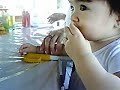 Lumy 19/08/07 - 1 ano e 3 meses (Chupando lim�o)