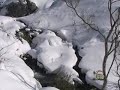 Escuchar el rumor de las fuentes y el sonido de agua  cantarina que baja de ellas, complaciéndonos con una sinfonía interminable de notas y sonidos, es una de las ocurrencias  más relajantes con las que la naturaleza nos agasaja.