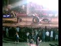 gare di dragster su pista interrata,trainando un peso