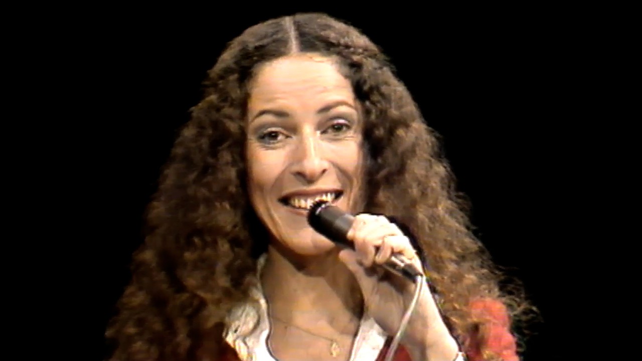 יהודית רביץ – ארבע לפנות בוקר | קליפ