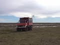 Unimog intentando pisar al camarografo