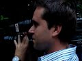 Camera de Canal 9 escridassat per la multitud