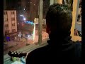 meçhul şarkıcı ve kameraman sercan