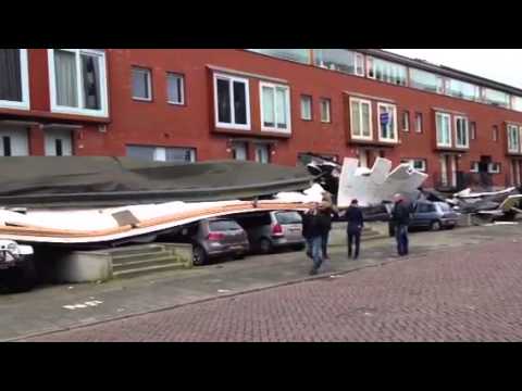 Storm richt ravage aan Acaciastraat Breda