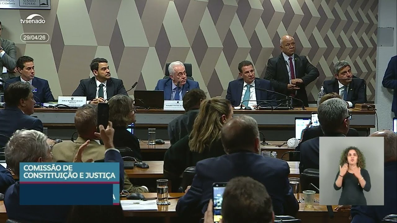 Por 16 a 11, indicação de Jorge Messias ao STF é aprovada na CCJ; decisão final cabe ao Plenário