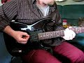 cette guitare possede un convertisseur midi integr� , ainsi qu'un expandeur interne avec une banque de 64 sons polyphoniques.elle est branch�e en direct dans un ampli guitare.le loop sur lequel je joue a aussi �t� enregistr� avec cette guitare sur un jamman.
elle est � vendre