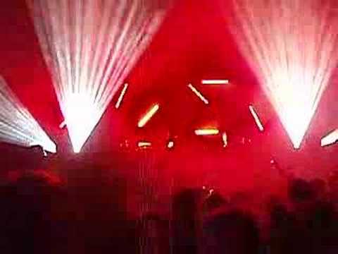 Headhunterz vs. Mc Villain Intro @ Q-base 2007