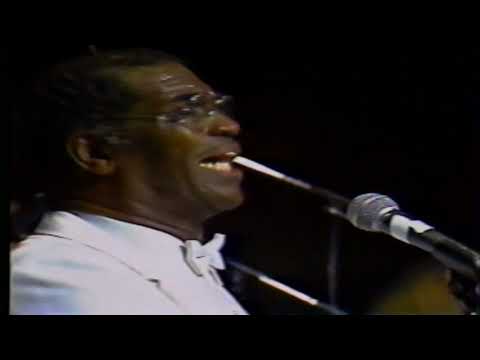 The Sensational Nightingales - Saints Hold On