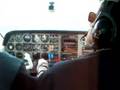 videos de Landing in a Be76 Duchess