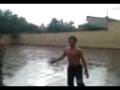 Boludeando bajo la lluvia1.3gp