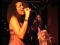Keniia aKoustiK Live