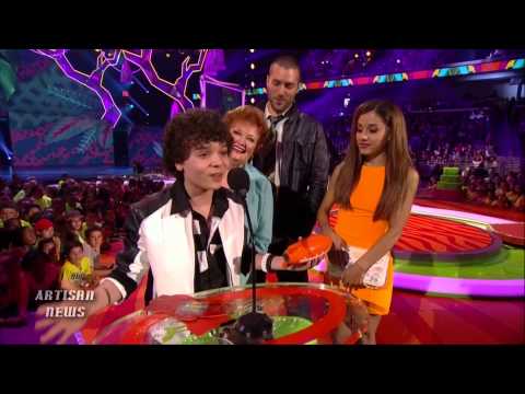 ARIANA GRANDE, ONE DIRECTION WIN BIG AT NICKELODEON KIDS CHOICE AWARDS, BLAINE FREAKS AUDIENCE