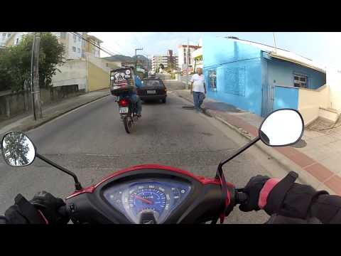 Biz - As peripécias de um BIZ no trânsito de Floripa! FanPage - https://www.facebook.com/oveltsrider GoPro Hero2 + Mic de 10 conto.