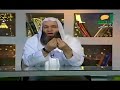 أخي المسلم، يبعث الله في أول ليلة من هذا الشهر المبارك منادياً ينادي ويرشد إلى ما يحبّه الله ويرضاه كما جاء في الترمذي عَنْ أَبِي هُرَيْرَةَ رضي الله عنه قَالَ: قَالَ رَسُولُ اللَّهِ صلى الله عليه وسلم:(إِذَا كَانَ أَوَّلُ لَيْلَةٍ مِنْ شَهْرِ رَمَضَانَ صُفِّدَتِ الشَّيَاطِينُ وَمَرَدَةُ الْجِنِّ، وَغُلِّقَتْ أَبْوَابُ النَّارِ، فَلَمْ يُفْتَحْ مِنْهَا بَابٌ، وَفُتِّحَتْ أَبْوَابُ الْجَنَّةِ فَلَمْ يُغْلَقْ مِنْهَا بَابٌ، وَيُنَادِي مُنَادٍ: يَا بَاغِيَ الْخَيْرِ أَقْبِلْ، وَيَا بَاغِيَ الشَّرِّ أَقْصِرْ . وَلِلَّهِ عُتَقَاءُ مِنَ النَّارِ، وَذَلكَ كُلُّ لَيْلَةٍ)ولا يسعنا إلا أن نذكّر الأخوة أن الكرام أن أحد أبواب الجنة الثمانية قد خصه الله بالصائمين فقط لا يدخله غيرهم. فعَنْ سَهْلِ بْنِ سَعْدٍ رضي الله عنه عَنِ النَّبِيِّ صلى الله عليه وسلمقَالَ (فِي الْجَنَّةِ ثَمَانِيَةُ أَبْوَابٍ، فِيهَا بَابٌ يُسَمَّى الرَّيَّانَ، لاَ يَدْخُلُهُ إِلاَّ الصَّائِمُونَ)رواه البخاري.وأنهي هذه الكلمة بذكر ثلاث غنائم قد خصها الله تعالى لطائفة من الناس في هذا الشهر الكريم، هذه الطائفة قد بينّها لنا رسول الله صلى الله عليه وسلم في أحاديث ثلاثة متفقٌ على صحتها فقد رواها البخاري ومسلم في صحيحهما: فعَنْ أَبِي هُرَيْرَةَ رضي الله عنه قَالَ: قَالَ رَسُولُ اللَّهِ صلى الله عليه وسلم:( مَنْ صَامَ رَمَضَانَ إِيمَانًا وَاحْتِسَابًا غُفِرَ لَهُ مَا تَقَدَّمَ مِنْ ذَنْبِهِ) وعنه أيضاً أَنَّ رَسُولَ اللَّهِ صلى الله عليه وسلم قَالَ ( مَنْ قَامَ رَمَضَانَ إِيمَانًا وَاحْتِسَابًا غُفِرَ لَهُ مَا تَقَدَّمَ مِنْ ذَنْبِهِ) وأخيراً عنه أيضاً قَالَ: قَالَ رَسُولُ اللَّهِ صلى الله عليه وسلم :(مَنْ يَقُمْ لَيْلَةَ الْقَدْرِ إِيمَانًا وَاحْتِسَابًا، غُفِرَ لَهُ مَا تَقَدَّمَ مِنْ ذَنْبِهِ)فهذه الطائفة هي من صام أو قام رمضان أو قام ليلة القدر إيماناً بالله مخلصاً له العمل والنية، واحتساباً للأجر عند الله بهذا العمل. هذه الطائفة هي التي تغنم بغفران ما سبق لها من المعاصي والذنوب في الماضي فيخرج المؤمن المحتسب من رمضان كحال المولود الجديد في هذه الدنيا.وصلّى الله على سيدنا محمد وعلى آله وصحبه وسلم،وسبحانك اللهم وبحمدك أشهد أن لا إله إلا أنت أستغفرك وأتوب إليكلتحميل هذا الدرس كاملا ; http://www.islamway.com/?iw_s=Lesson&iw_a=view&lesson_id=79181&scholar_id=28
