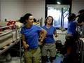 Maripi y Gema bailando