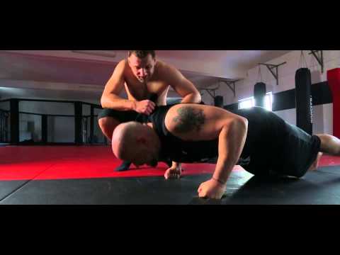 vorbereitung - Toony vs. Bero Bass | 26.07 in Kaarst (Düsseldorf) Karten gibt es hier: http://www.adticket.de/FFM-Boxing-Fightnight.html www.facebook.com/toonyoffiziell www.polskashop.com www.p-clothing.com.