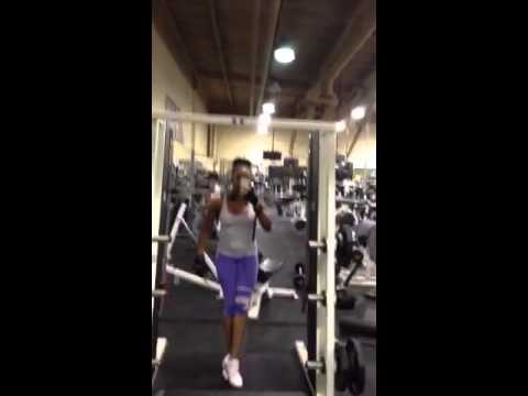 how to isolate glutes during squats