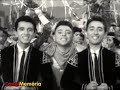 o famoso trio canta um grande sucesso carnavalesco, 