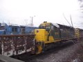 reading and northern sd40 2s shift and kick cars