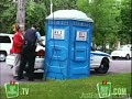 Policia en el Baño