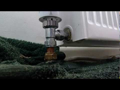 how to bleed single panel radiator