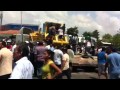 Porros al servicio del PRI agreden a Meridanos (PASO DEPRIMIDO)