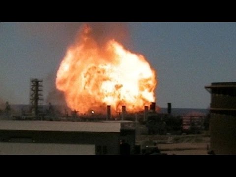 Taiwan Explosion: 台湾高雄发生爆炸 Gas Blasts Rip Through City Of Kaohsiung (CCTV FOOTAGE CLIPS)