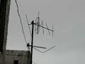 Auto-polarity-tuneable antenna Auto-polarity-tuneable antenna
