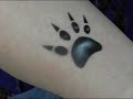 AIRBRUSHING A LEG TATTOO