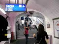 Paris Metro - Exiting the train