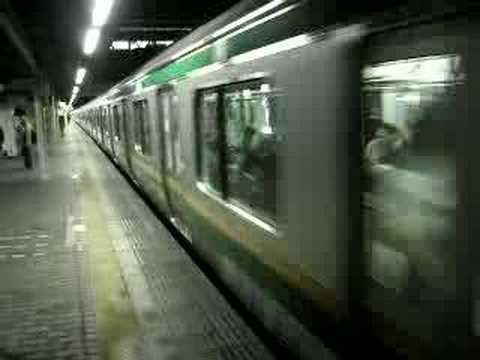 東海道線E233系快速アクティー