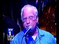 Richard Dreyfuss sings \"Rainy Days And Mondays\"