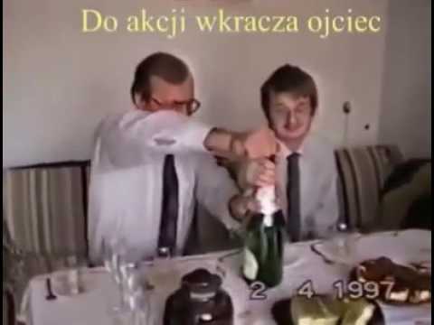 Synek daj szampana, tata pokaże jak się to robi. Tak się to fachowo otwiera :D