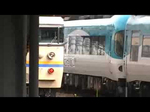 JR豊岡駅を発車するサンパチ