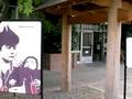 videos de Outside the Winslow post office