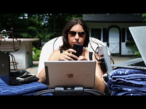 To Help Unplug on Vacation, Use Tech