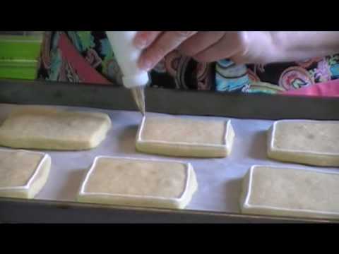 how to fill squeeze bottles with royal icing