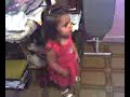Livia dançando
