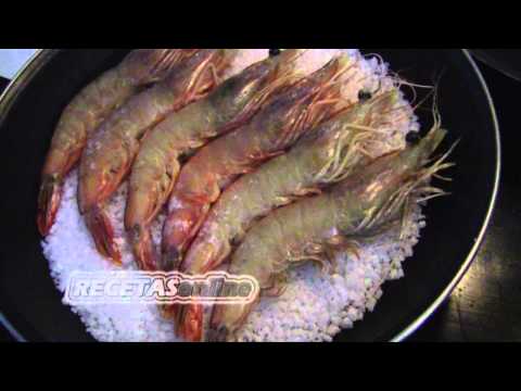 Una alternativa a los camarones en veda: cocina unos langostinos a la sal