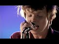 La Roux - Live from Abbey Road http://www.youtube.com/watch?v=TBBc8OOzmFI http://www.youtube.com/watch?v=PRkKg6F5PQ8 http://www.youtube.com/watch?v=--mBXtKQbig