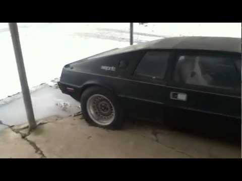 Lotus espirit (1982 model?) – abandoned and beaten cars