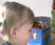 Lea spielt Xylophon