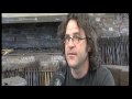 Kunst- en edelsmid Guido Luijten vertelt Docuz.nl over zijn hobby/beroep. Ook geeft hij workshops. Guido's vrouw, Rosien Schlangen, is docente in beeldende vakken. Zij maakt vaak de ontwerpen, die Guido technisch realiseert.