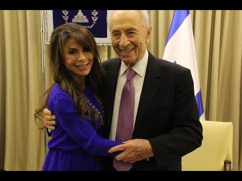 abdul - The President of the State of Israel, Shimon Peres, met this morning with international singing and dancing star, Paula Abdul who is visiting Israel as a gue...