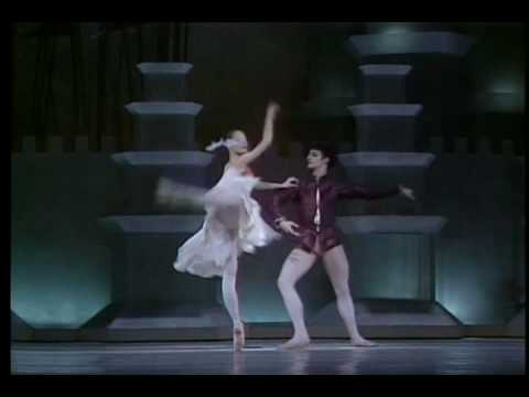 Darcey Bussell and Jonathan Cope. Pas de Deux, Prince of the Pagodas