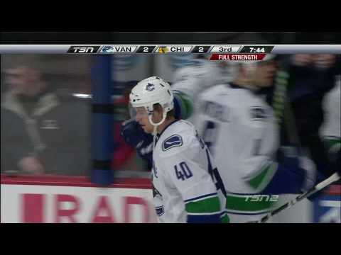 Michael Grabner First NHL Goal - Canucks at Blackhawks - 10.21.09 - HD