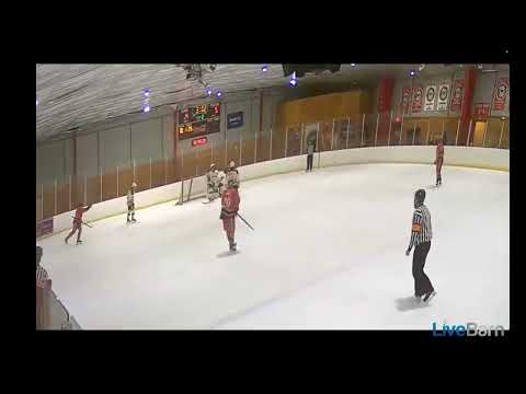 Power Play Goal front of net #1